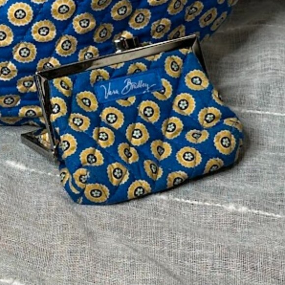 Vera Bradley Riviera Blue Pattern Hinged Kiss Lock Coin Purse Designer NWOT - Picture 2 of 7